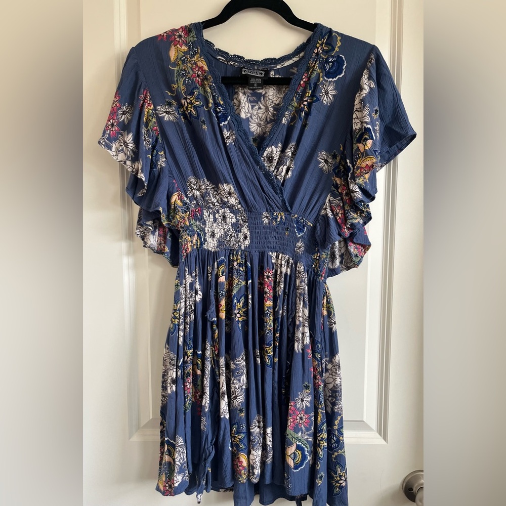 Angie V-Neck Fluttered Sleeves Smoked waist Floral Blue Dress size S